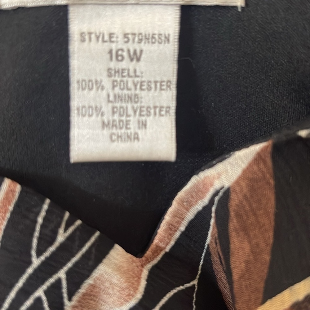 Black and tan double V neck dress with leaf pattern and rows of ruffles. 16W - Picture 10 of 11